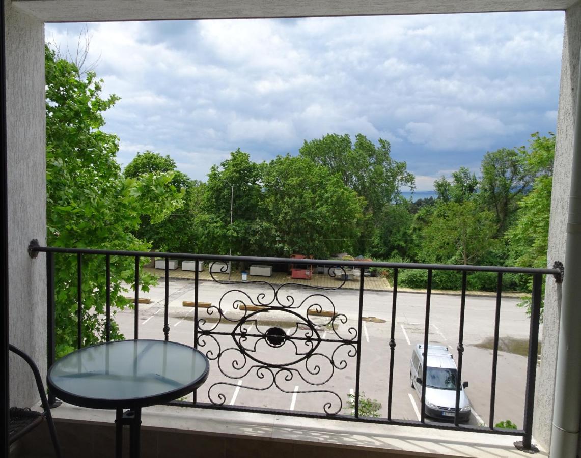 Private Apartments In White Rock Castle Balchik Exterior foto